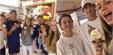 吃瓜群众小伙唱歌,歌声传遍大街小巷