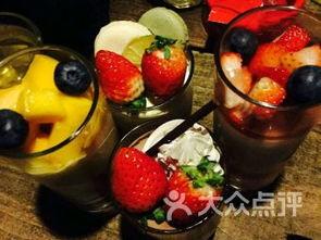 朗琴广场吃瓜,吃瓜群众的欢乐盛宴